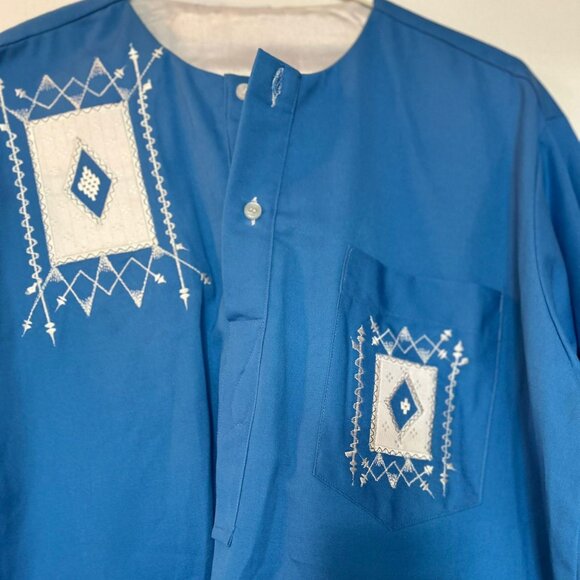 Chemise Traditionnelle en Coton Bleu avec Broderies - Picture 2 of 2